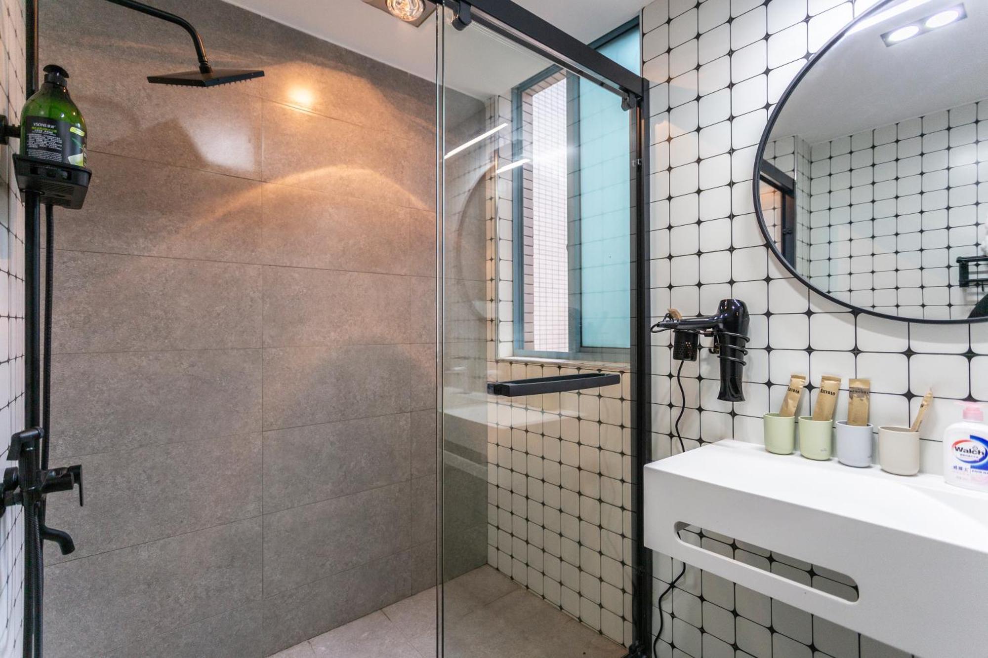 Apartment Hills&chuanyu Inn- Line2,7,16,18 Near Sniec & Maglev Longyang Road Station