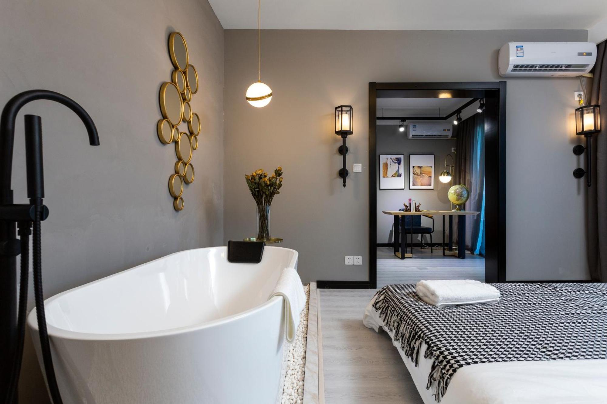 Apartment Hills&chuanyu Inn- Line2,7,16,18 Near Sniec & Maglev Longyang Road Station *