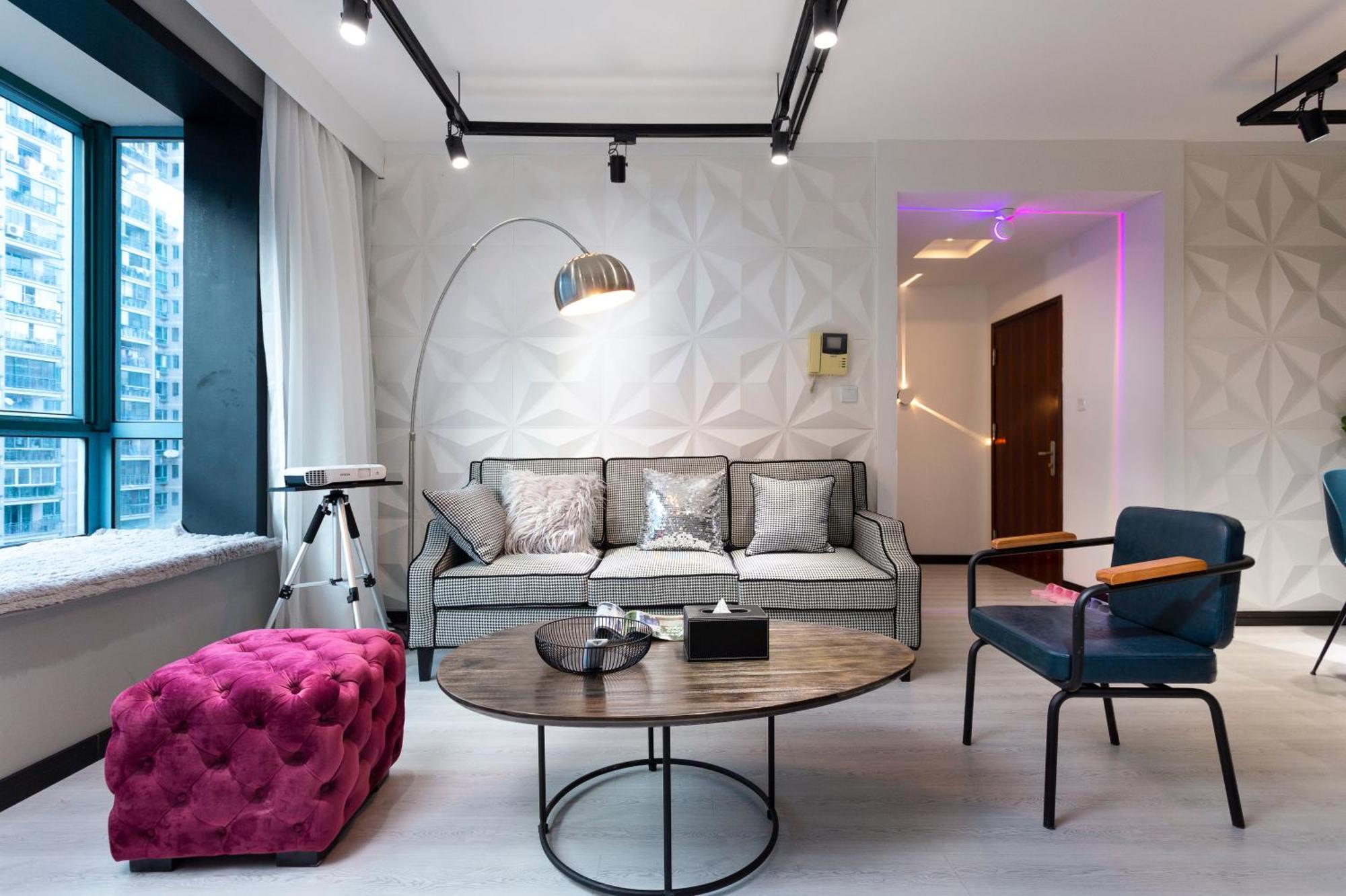 Apartment Hills&chuanyu Inn- Line2,7,16,18 Near Sniec & Maglev Longyang Road Station